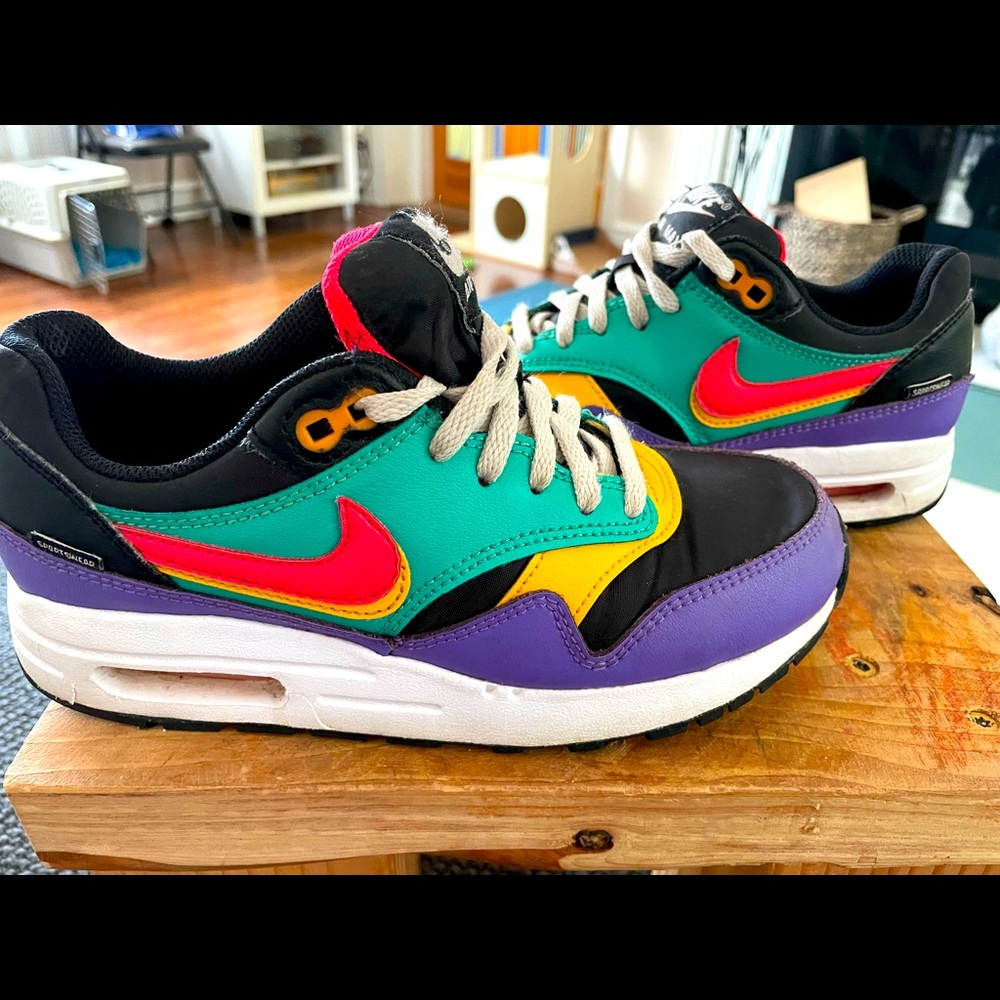 Nike Air Max kids size 4